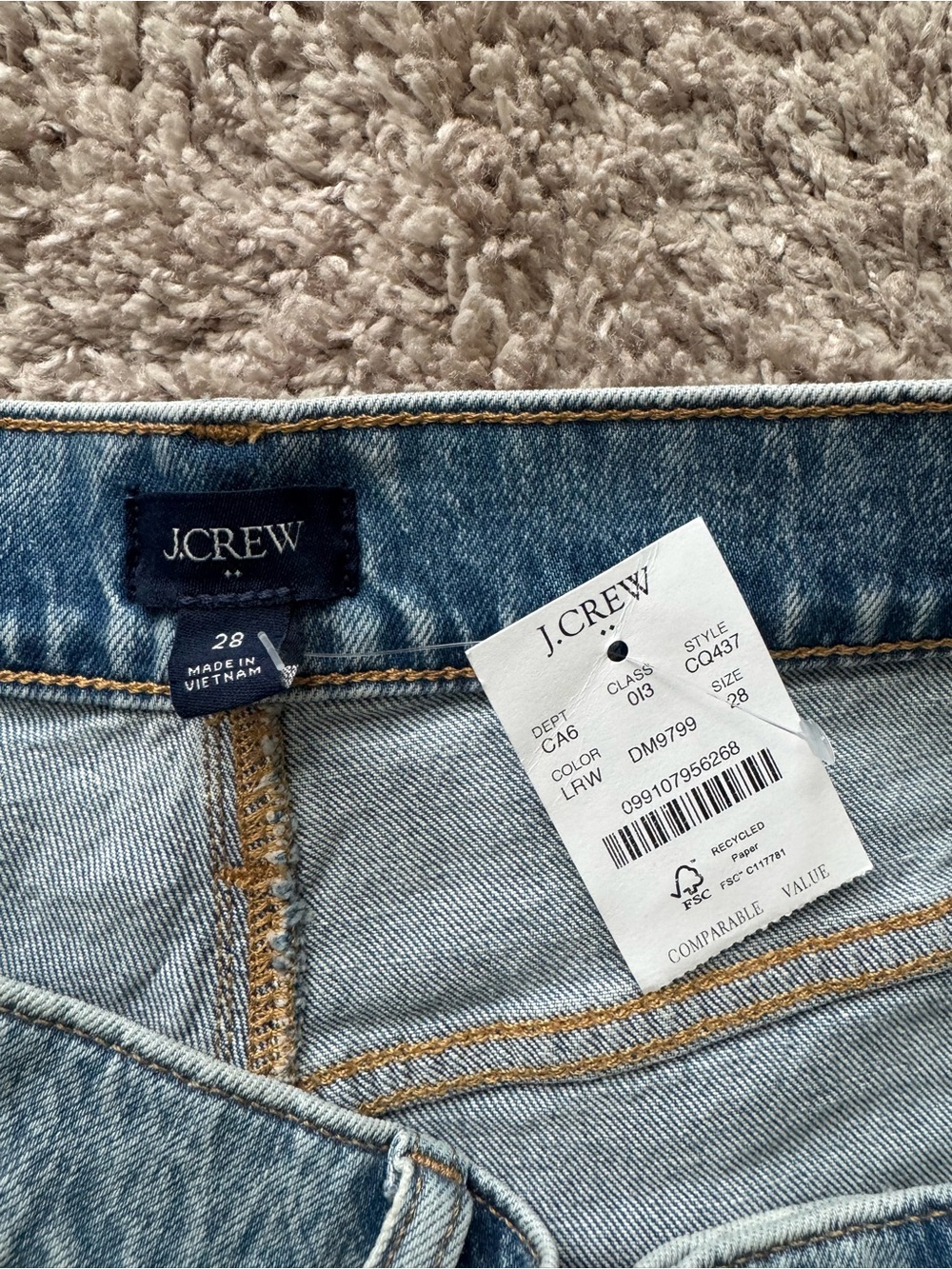 NWT J. Crew Modern Denim Shorts - Light River Wash Size 28 / 6 - Picture 5 of 6